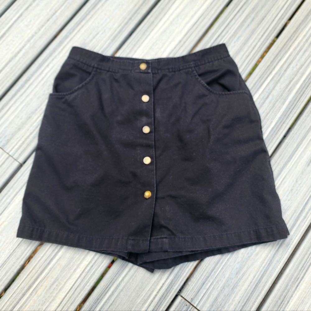 12 SKORT  black button skort